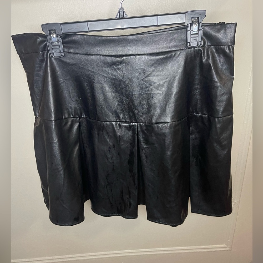 SHEIN Faux Leather Mini Tennis Skirt